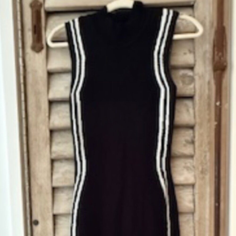 COMMENSE MOCK SLEEVE SWEATER DRESS - SIZE S